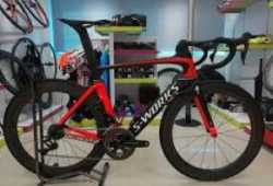 2019 Specialized Roubaix Expert $2,800