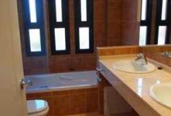 ocasion bajo con piscina y garaje y trastero,