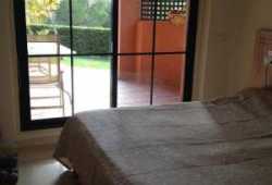 ocasion bajo con piscina y garaje y trastero,