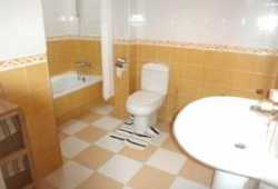 ocasion bungalow con piscina y amueblado y jardin.