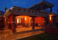 ocasion chalet con piscina y garaje  y trastero.