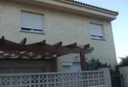 ocasion chalet con piscina y garaje y vistas,