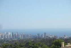 ocasion chalet con piscina y garaje y vistas,