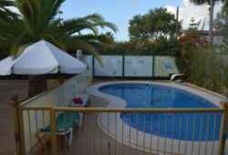 ocasion chalet con piscina y parking y amueblada.