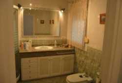 ocasion chalet con piscina y parking y amueblada.