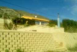 ocasion chalet con piscina y parking y bonito