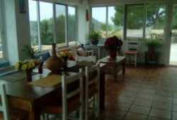 ocasion chalet con piscina y parking y bonito
