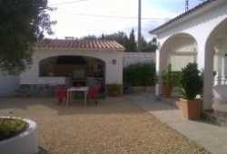 ocasion chalet con piscina y parking y vistas.