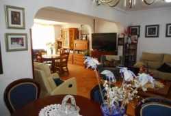 ocasion chalet con vistas y parking y amueblada.