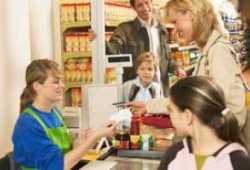Se buscan cajeras o reponedoras en supermercados