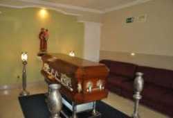 Se requiere personal funerario